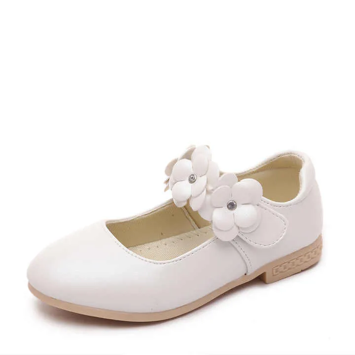 أحدث أحذية الأطفال أزياء الفتيات الصغيرات . Newest Children's Shoes Fashion Little Girls Patent