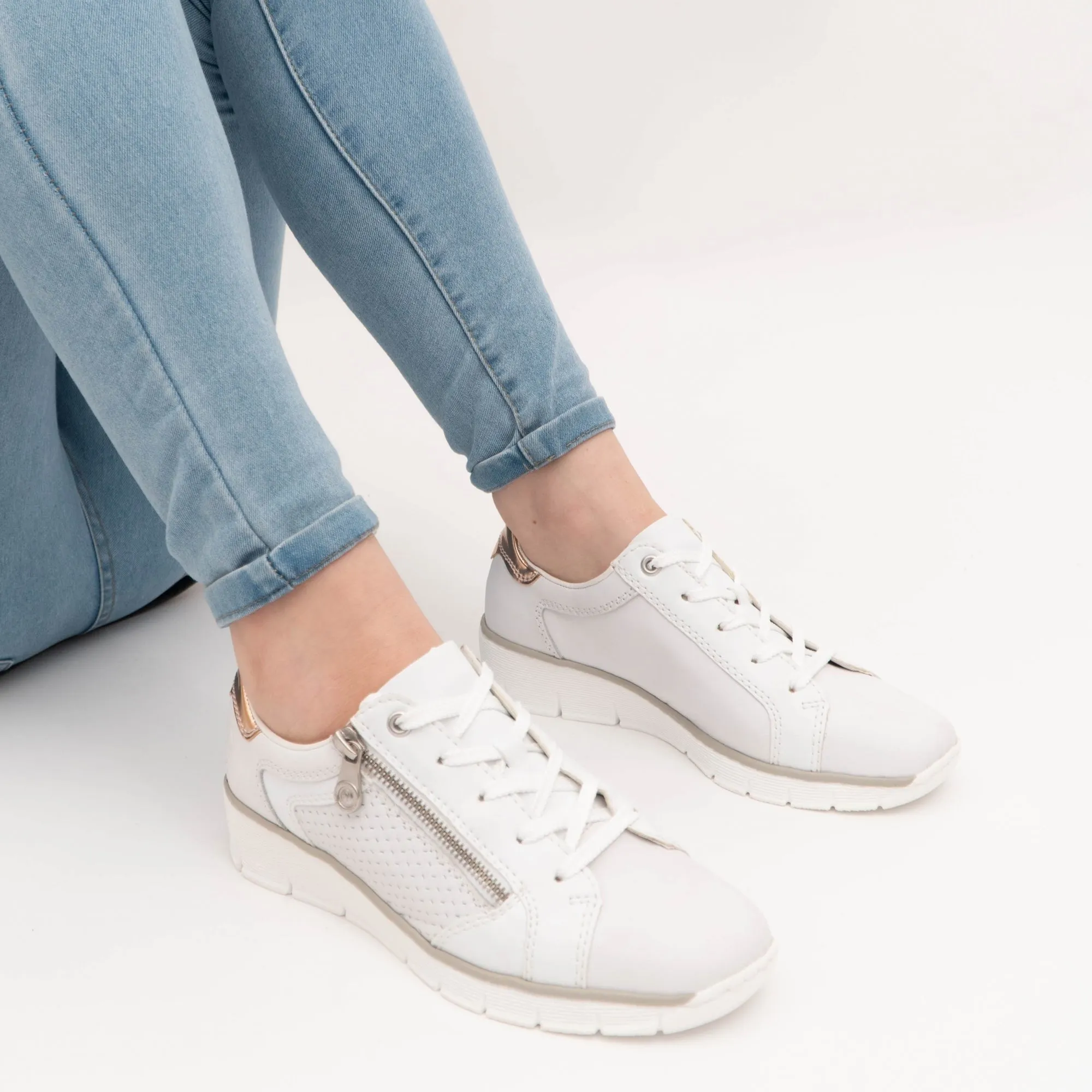 53703-80 Ladies Leather Lace-Up Trainers White/Rose Gold