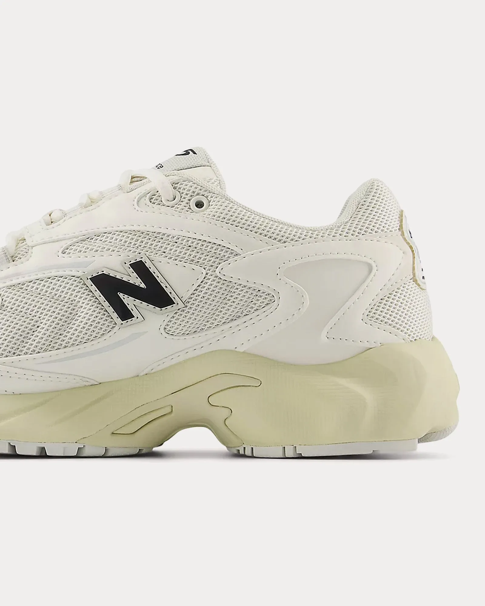 725v1 Sea Salt / Phantom / Bone Low Top Sneakers