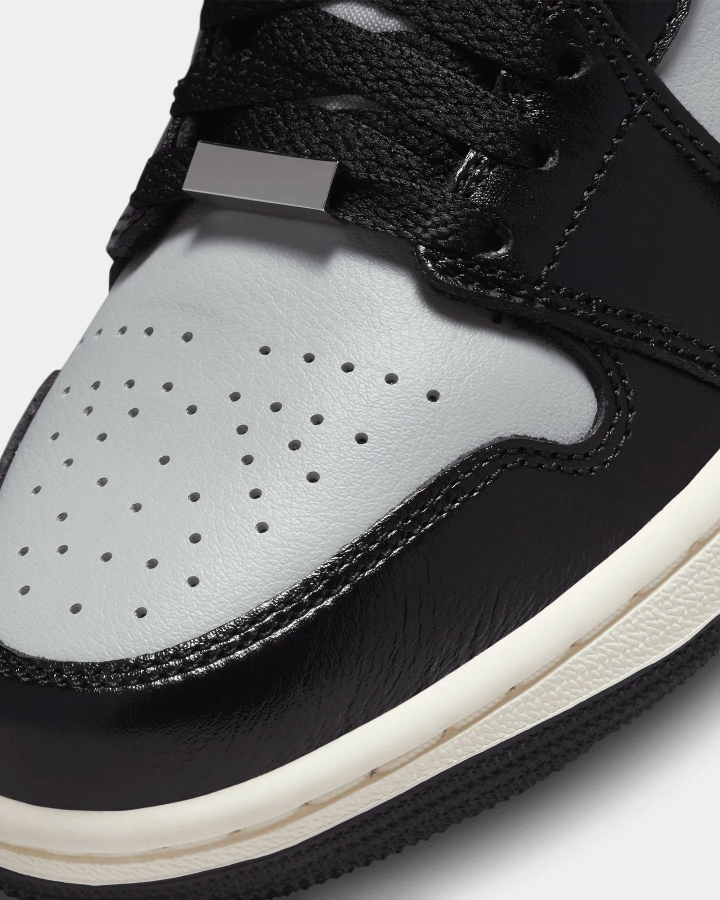 Jordan Women's Air Jordan 1 Mid SE Black/Metallic