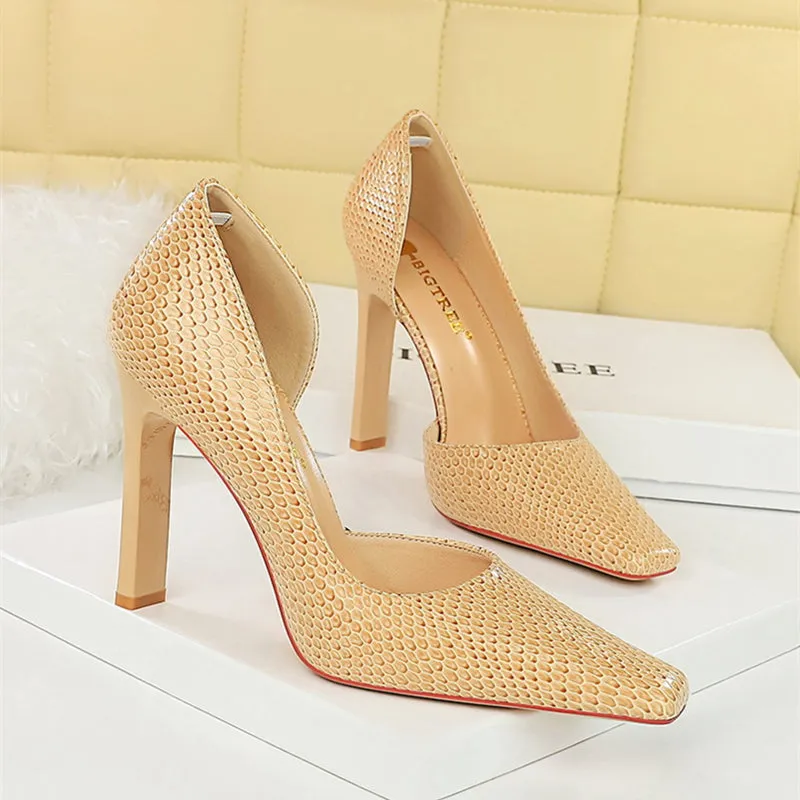 OL Fashion Style Snakeskin Patent Leather Side Cut Out High Heels