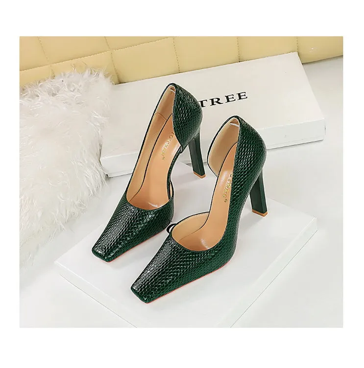 OL Fashion Style Snakeskin Patent Leather Side Cut Out High Heels