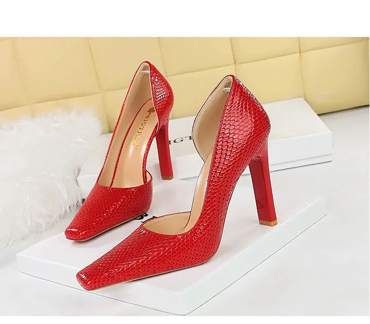 OL Fashion Style Snakeskin Patent Leather Side Cut Out High Heels