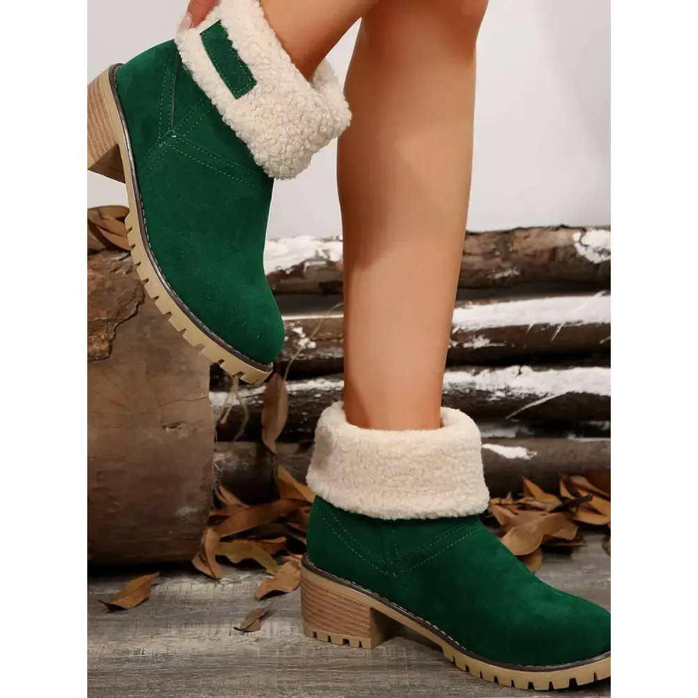 Sophisticated Mid Heels for Luxury Fashion Enthusiasts