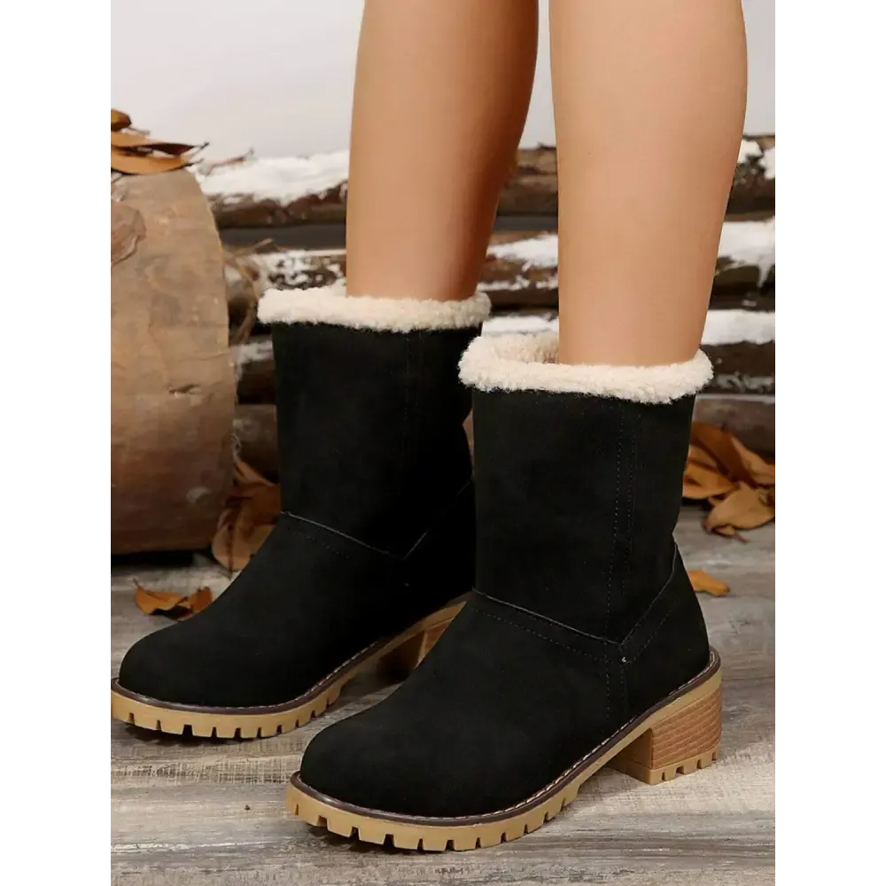 Sophisticated Mid Heels for Luxury Fashion Enthusiasts