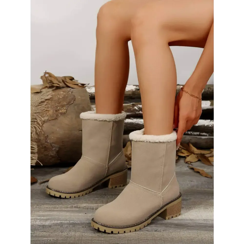 Sophisticated Mid Heels for Luxury Fashion Enthusiasts