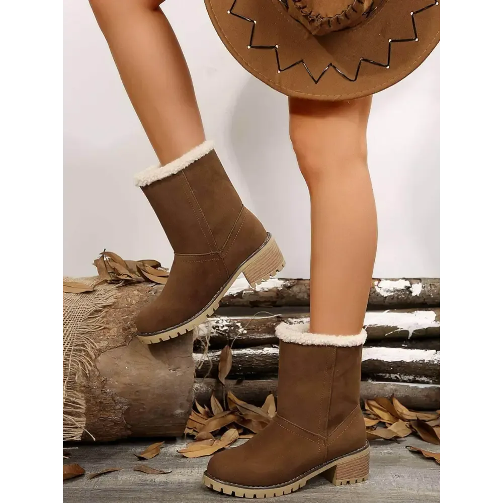 Sophisticated Mid Heels for Luxury Fashion Enthusiasts