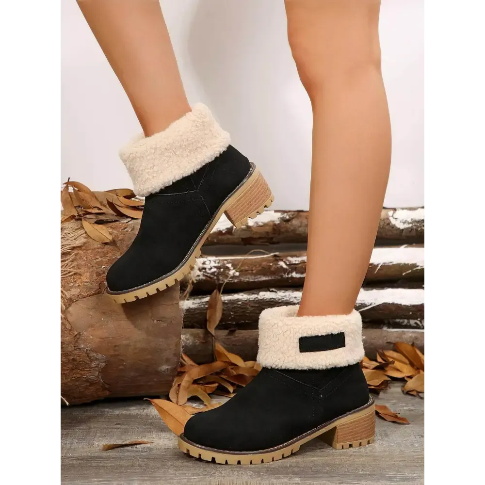 Sophisticated Mid Heels for Luxury Fashion Enthusiasts